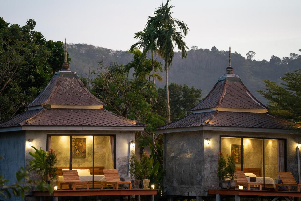 Anodard Phuket, Nai Yang Beach Thalang Exteriör bild
